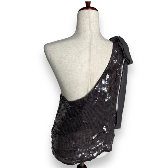 NWT Alice + Olivia Sequined Asymmetric One Shoulder Sequin Top Sz L - Picture 6 of 7